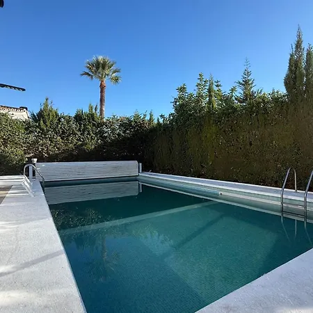 Luxury Villa, Heated Pool, Jacuzzi, Sauna, Outside Gym, Sleeps 15 빌라