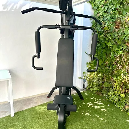 Luxury Villa, Heated Pool, Jacuzzi, Sauna, Outside Gym, Sleeps 15 빌라